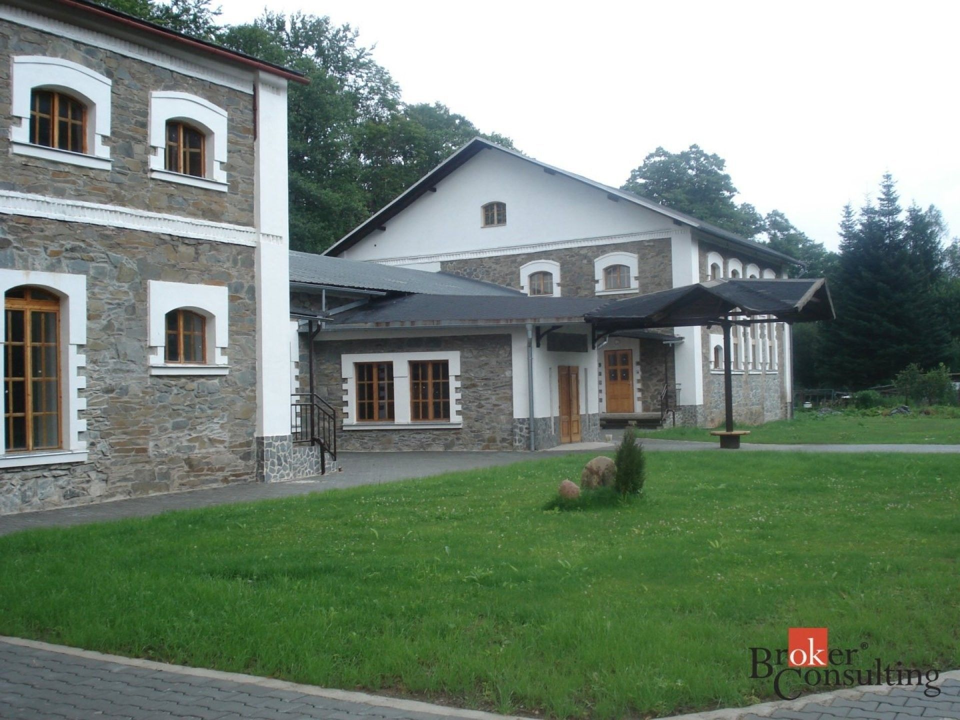 Ubytovací zařízení, Široká Niva Pocheň, 2 115 m² - 1