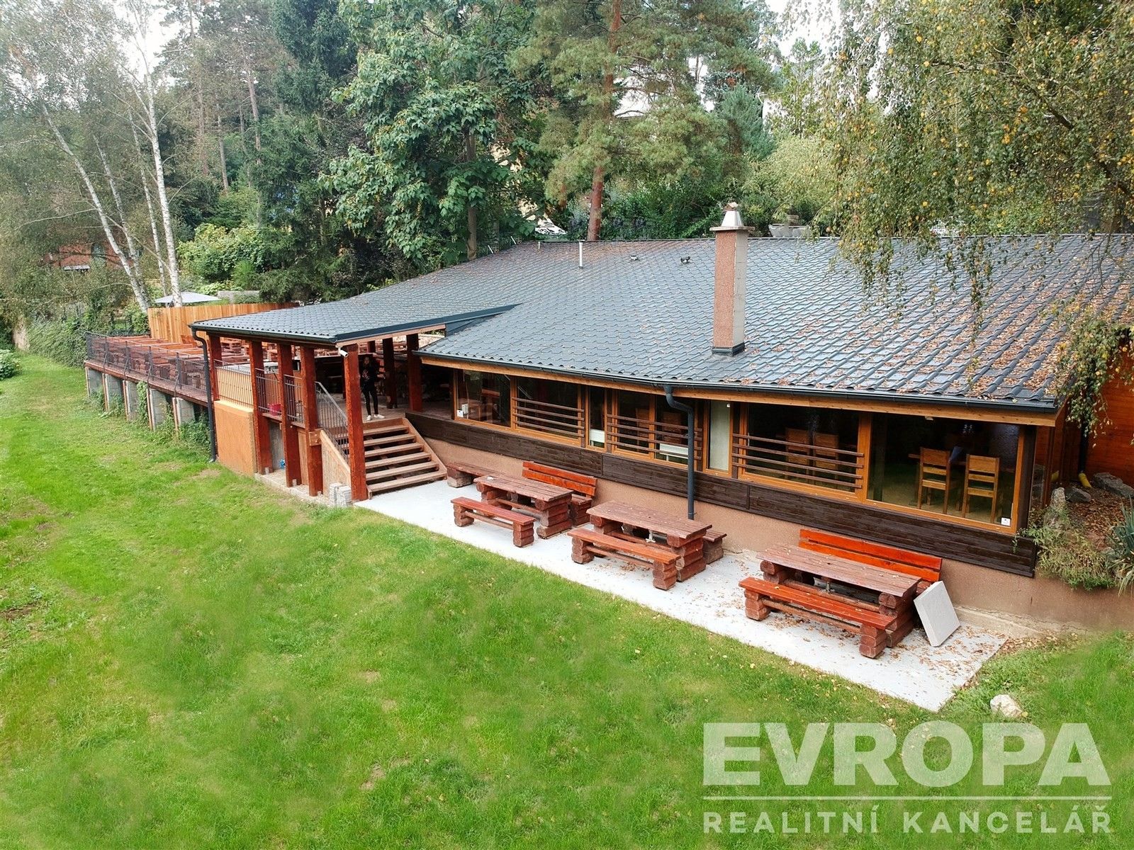 Restaurace, Na skalkách, Lety, 270 m²