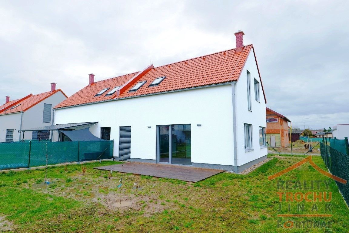 Prodej rodinný dům - Volkova,Opatovice nad Labem, 104 m²
