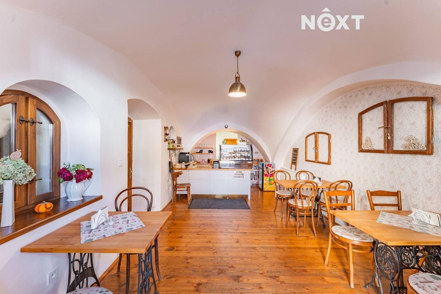 Restaurace, nám. Míru 9, Štíty, 59 m² - 1