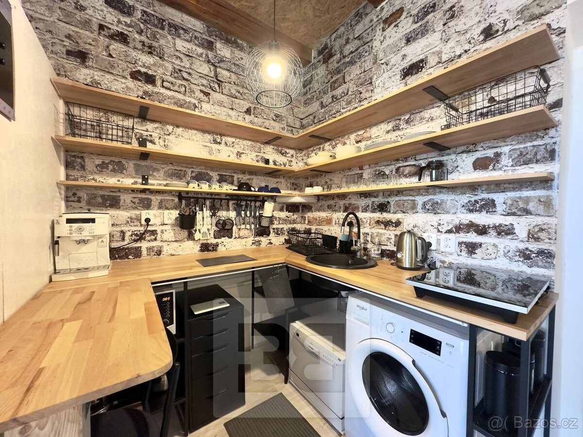 Pronájem byt - Praha, 120 00