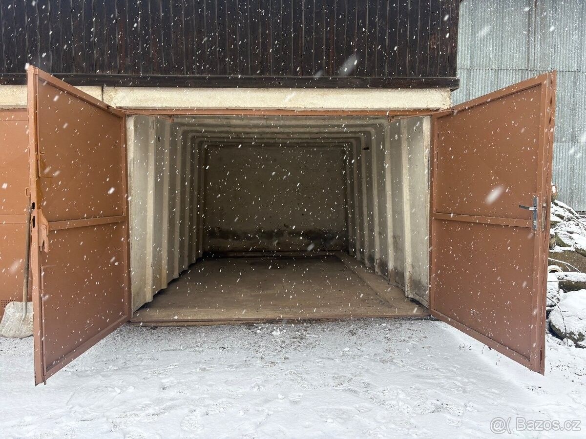 Garáže, Pelhřimov, 393 01