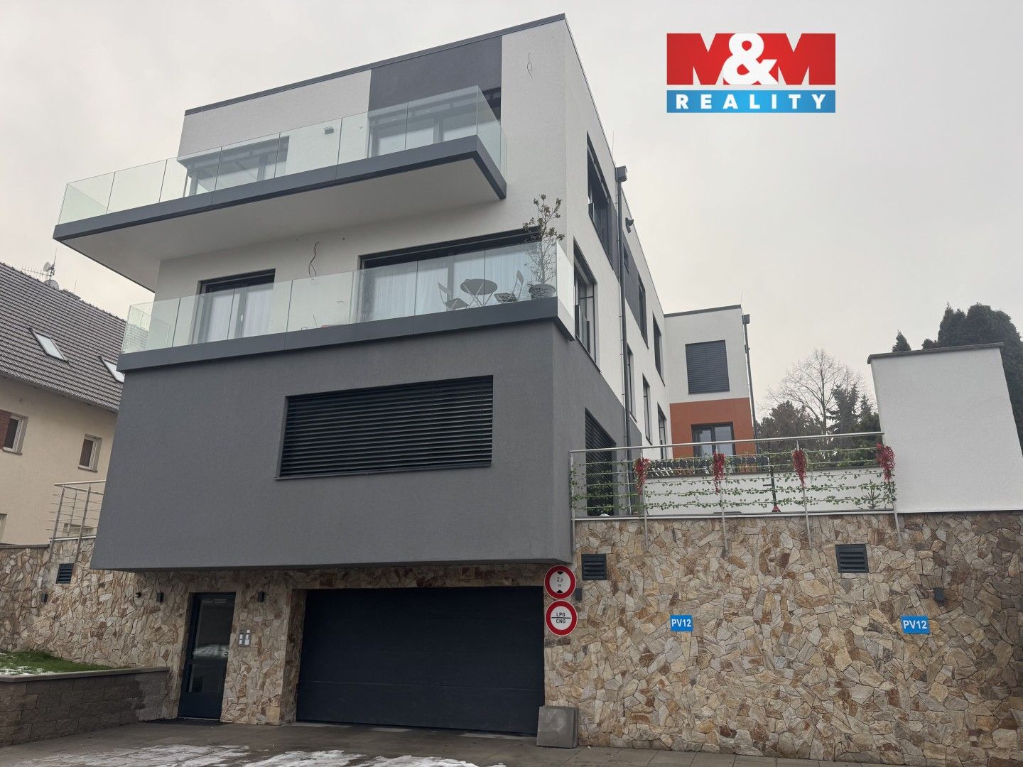 2+kk, U starého židovského hřbitova, Praha, 54 m²