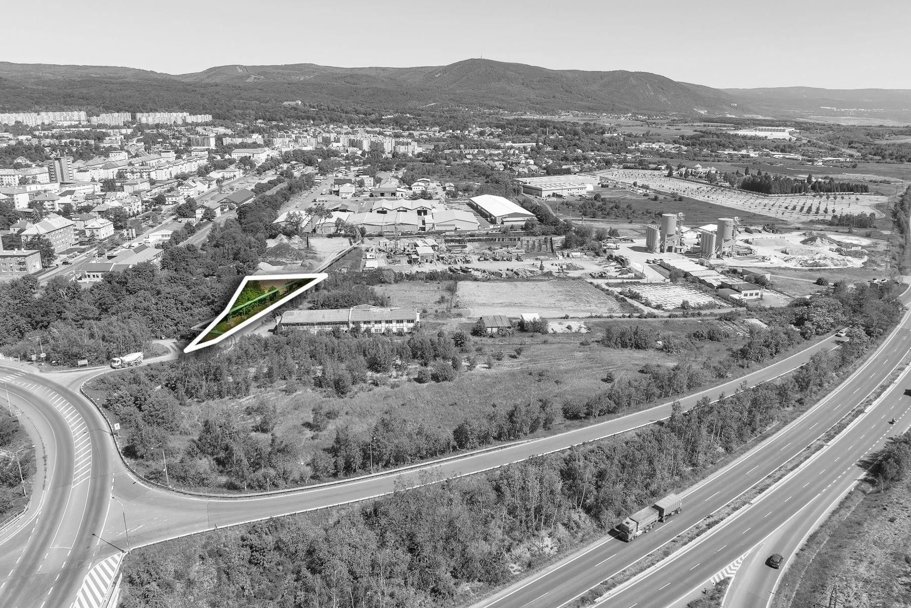 Prodej komerční pozemek - Chomutovská, Jirkov