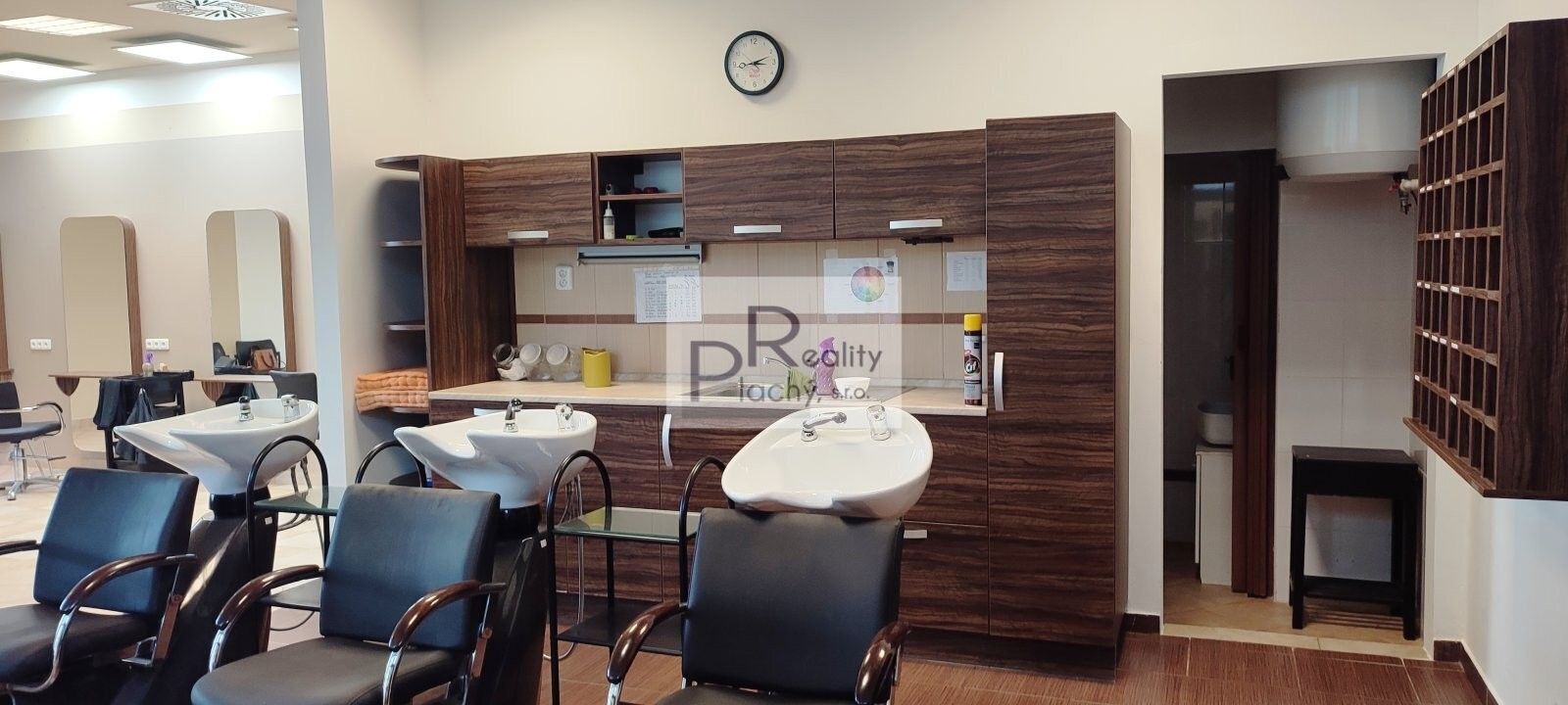 Obchodní prostory, Hevlín, 158 m² - 1