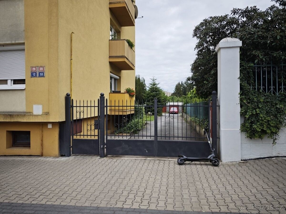 Garáž · Mladá Boleslav, 293 01 - 4