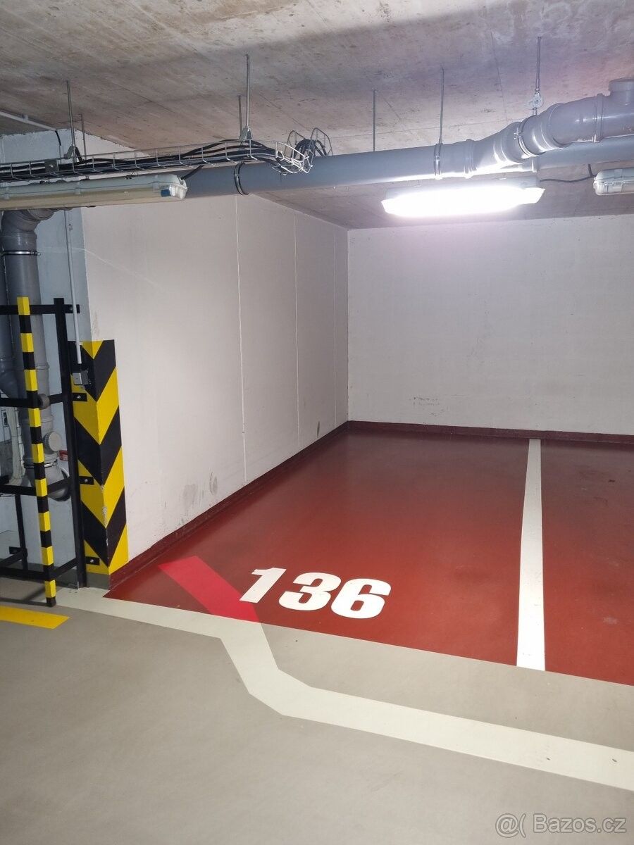 Pronájem garáž - Praha, 190 00