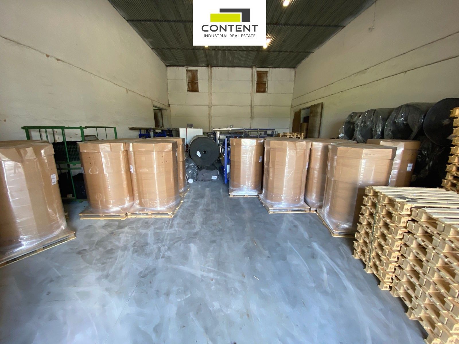 Pronájem sklad - Lhotka, Tisová, 1 582 m²