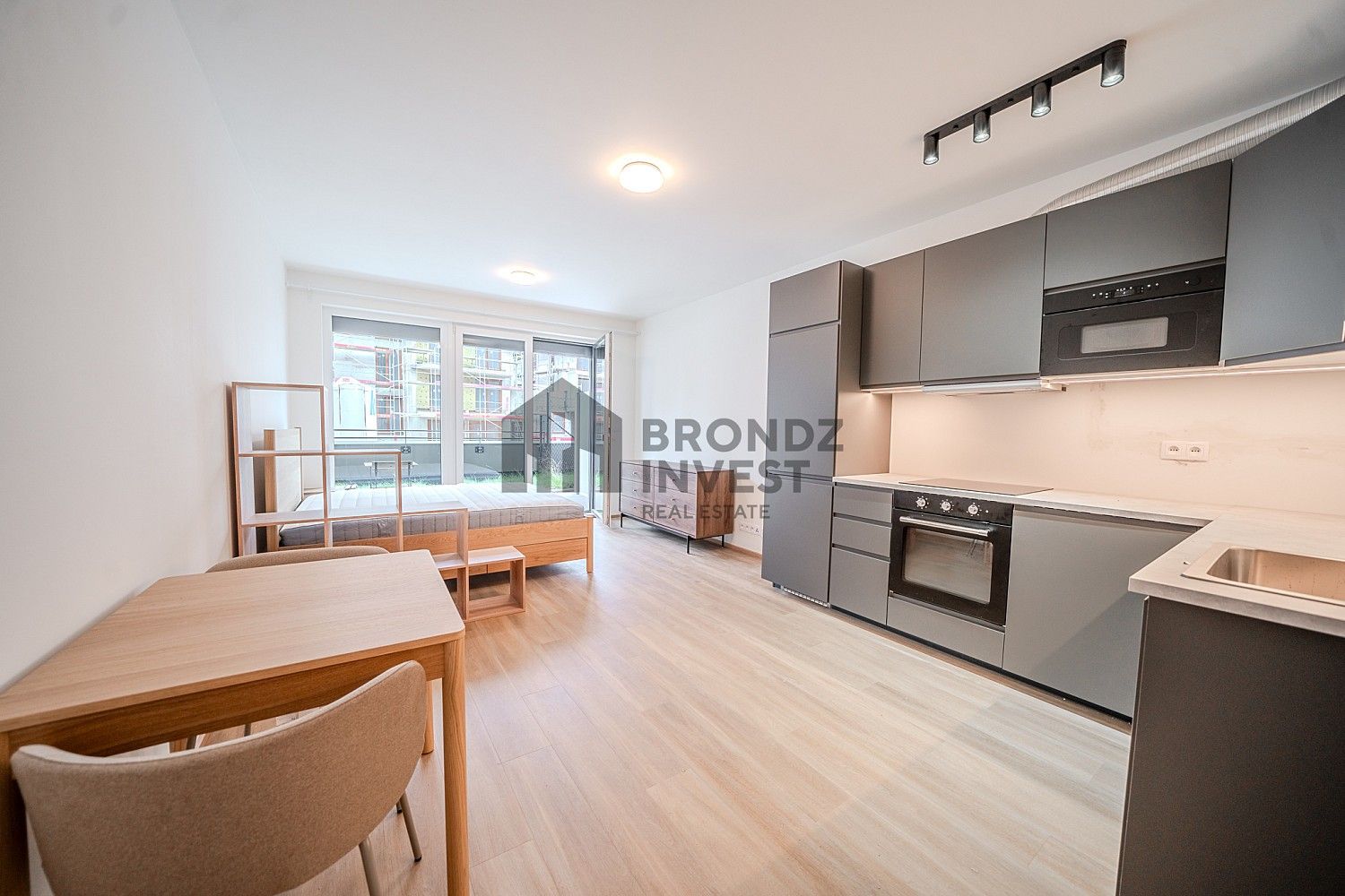 Prodej byt 1+kk - Výstavní, Praha 4, 34 m² - 1