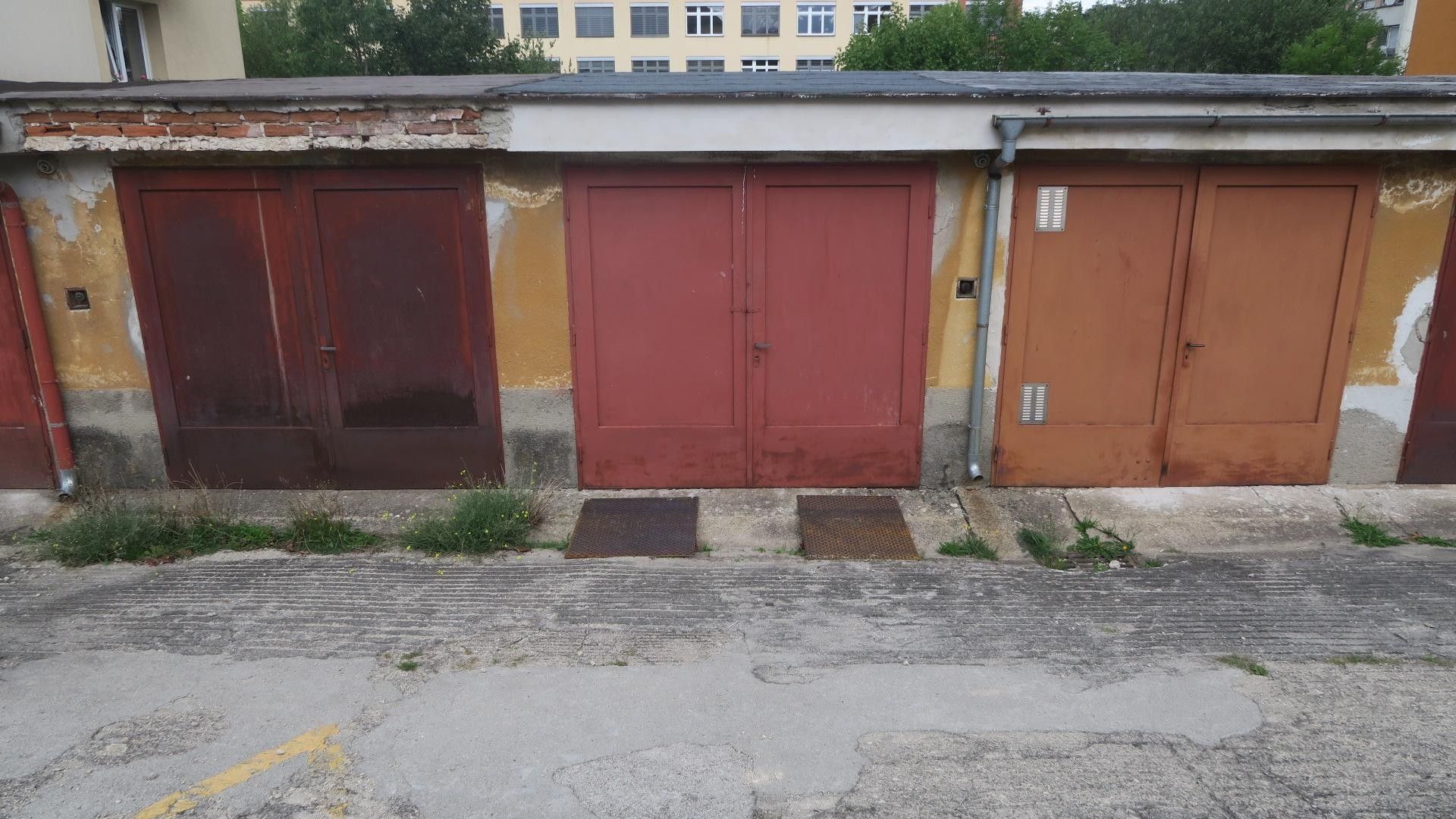 Garáže, Vyšehrad, Český Krumlov, 20 m²