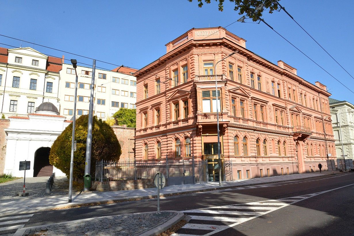 2+kk, Komenského, Hradec Králové, 55 m² - 1