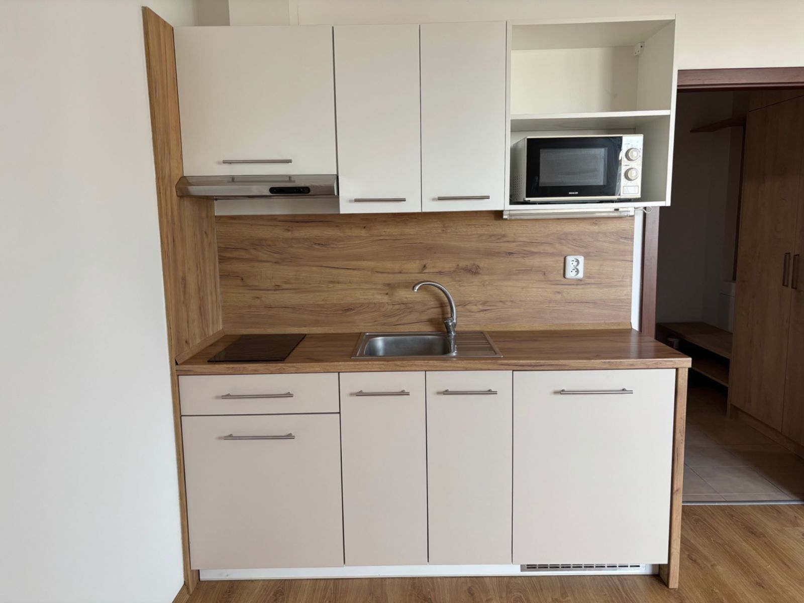 Pronájem byt 1+kk - Uherova, Chýně - Chýně, Středočeský kraj, 33 m² - 5