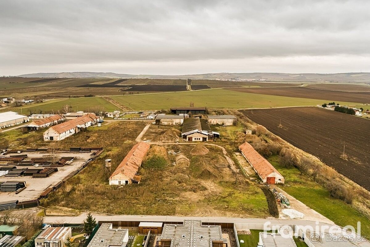 Prodej pozemek pro bydlení - Hustopeče u Brna, 693 01