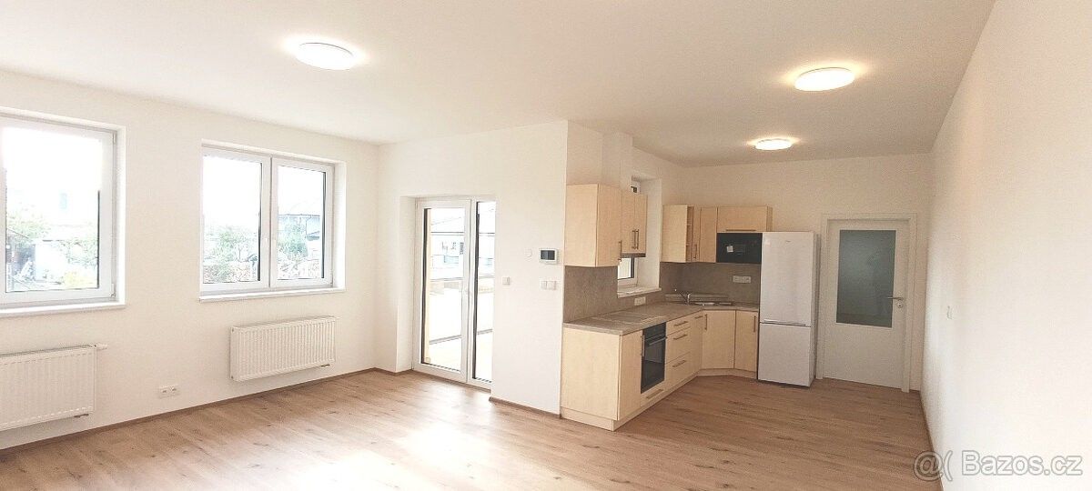 Byty, Hevlín, 671 69