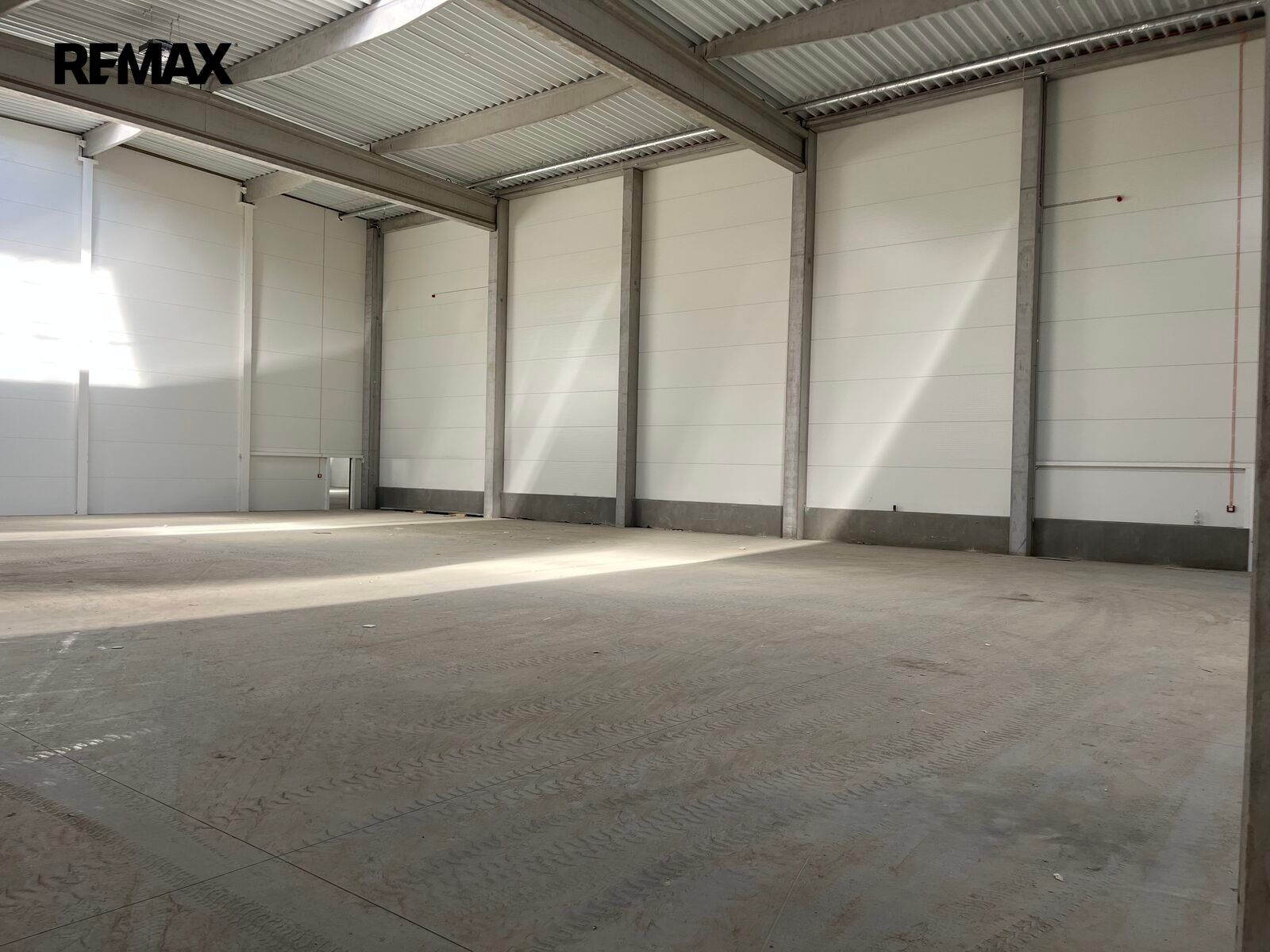 Pronájem sklad - U továren 999, Praha Hostivař, 1 169 m² - 5