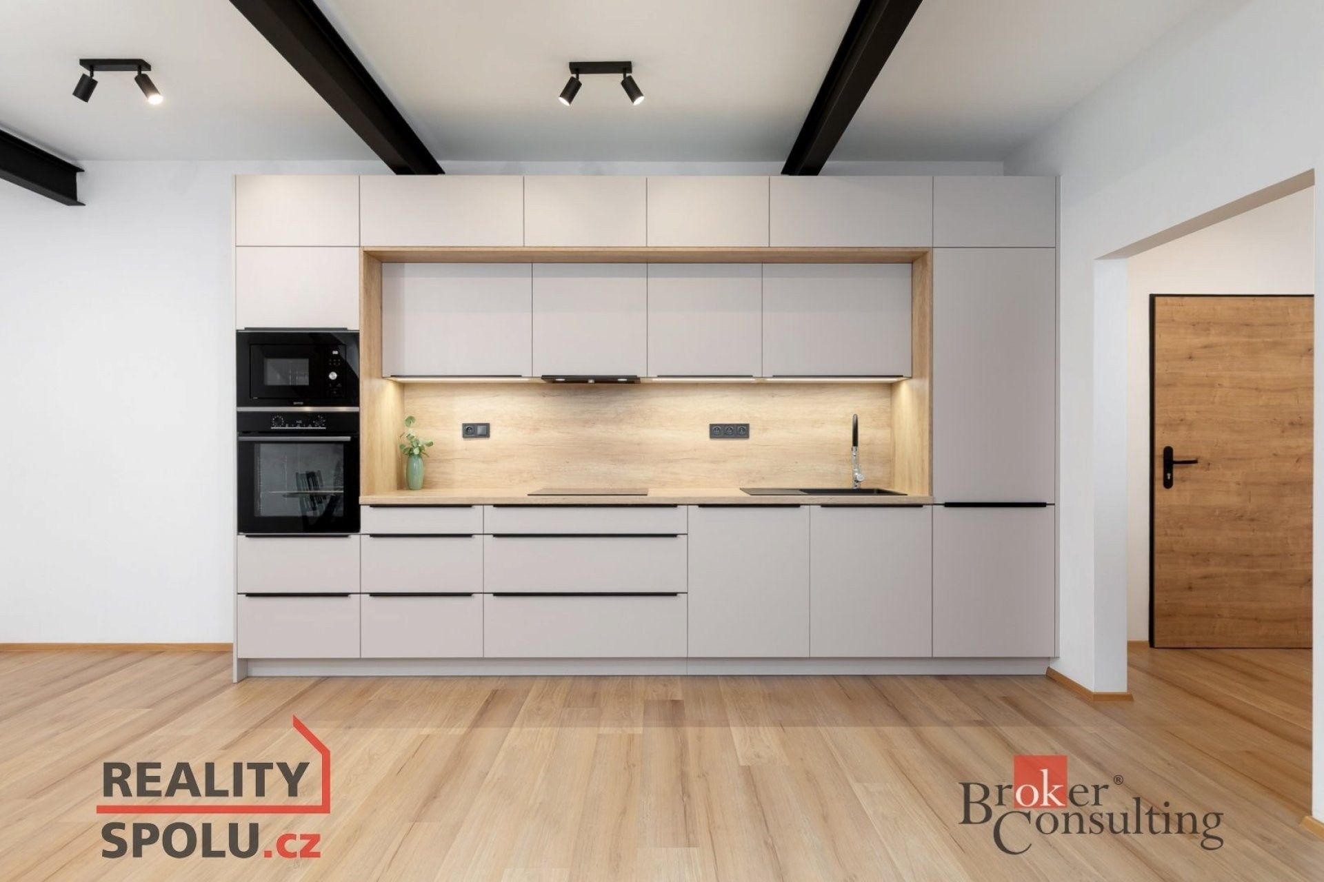 Prodej byt 2+kk - Olomoucká, Opava, 65 m²