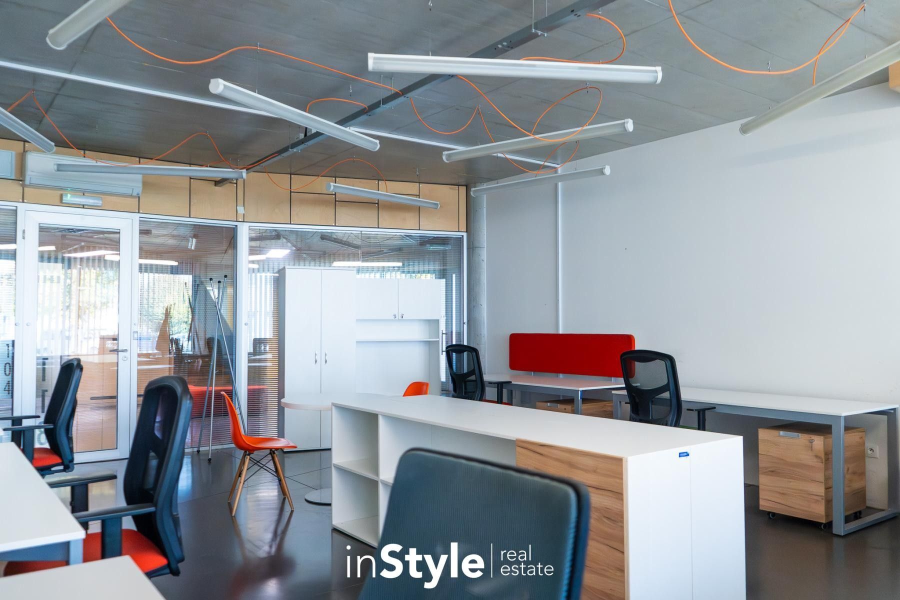 Pronájem kancelář - Zerzavice, Staré Město, 51 m²