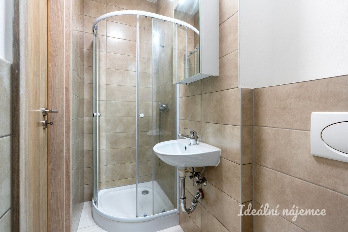 Pronájem byt 1+kk - Salačova, Praha, 24 m² - 5