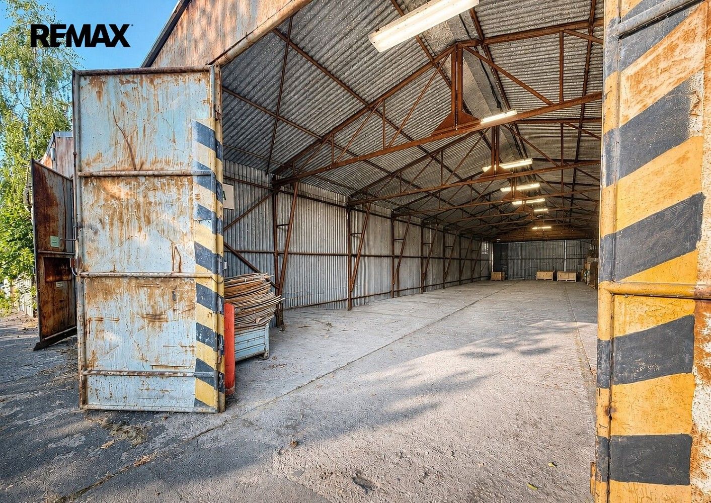 Sklady, Křinec, okres Nymburk, Středočeský kraj, 270 m² - 1