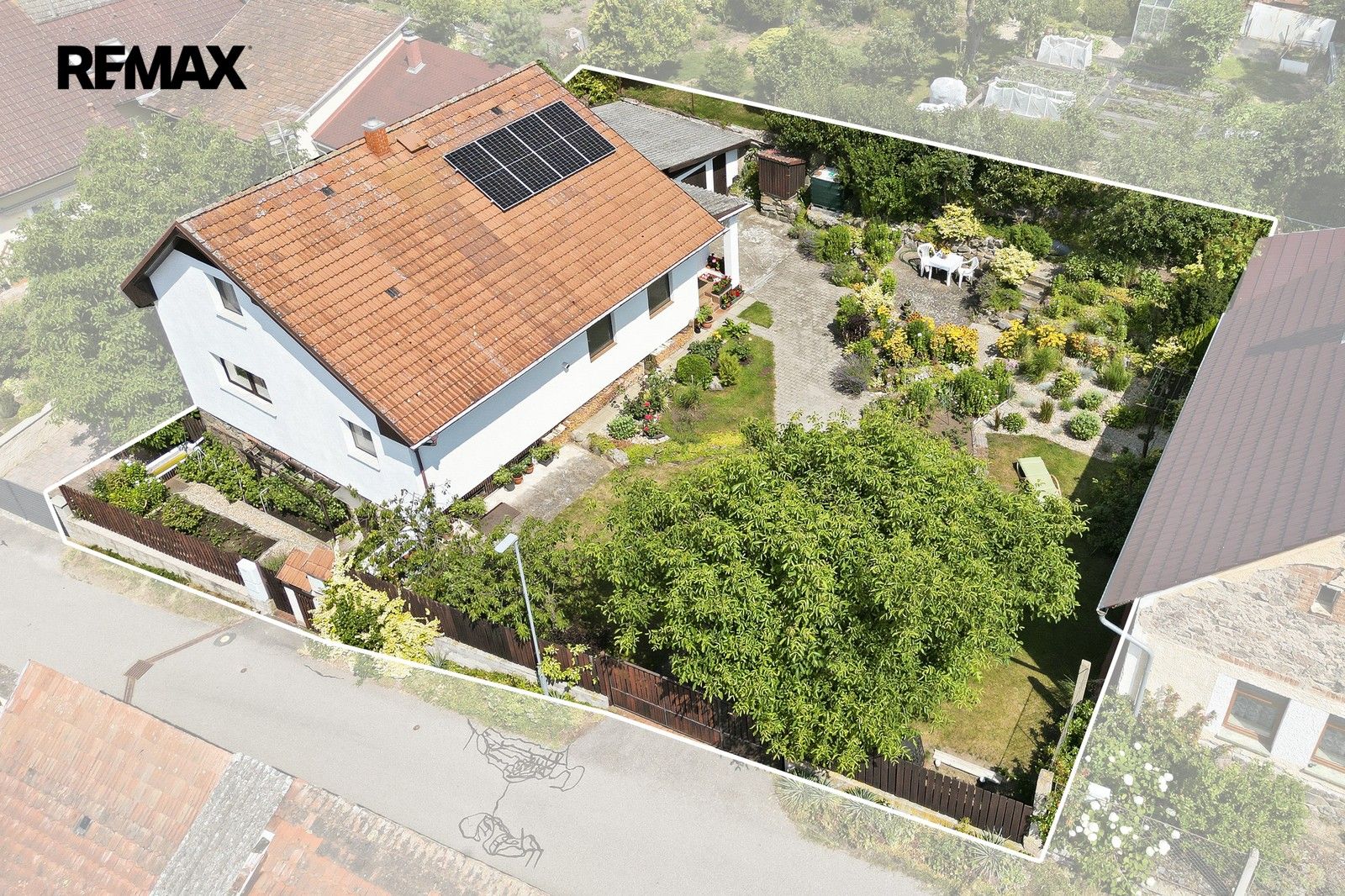 Rodinný dům · 201 m² · Bukovany - 1