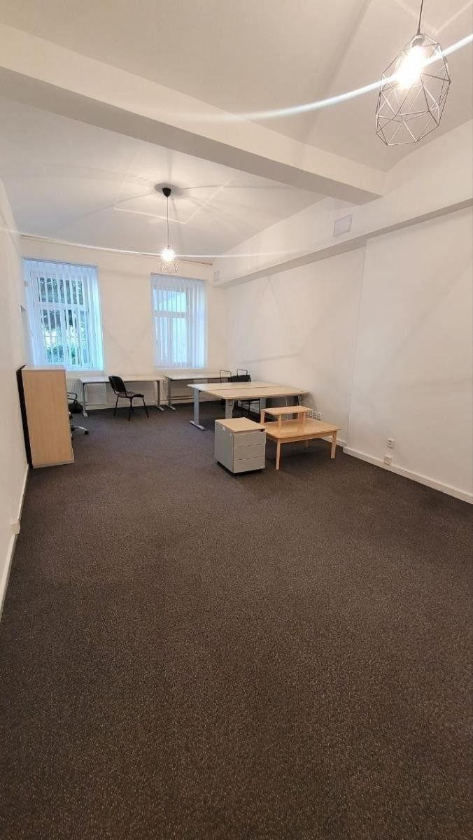 Kancelář · 42 m² · Křižíkova, Praha - 4