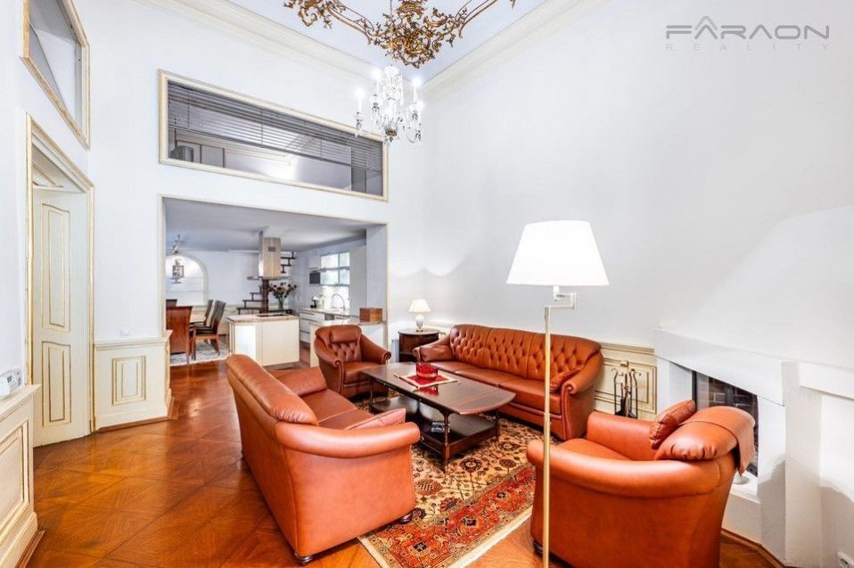 Prodej byt 4+kk - Smetanovo nábřeží, Praha, 142 m²