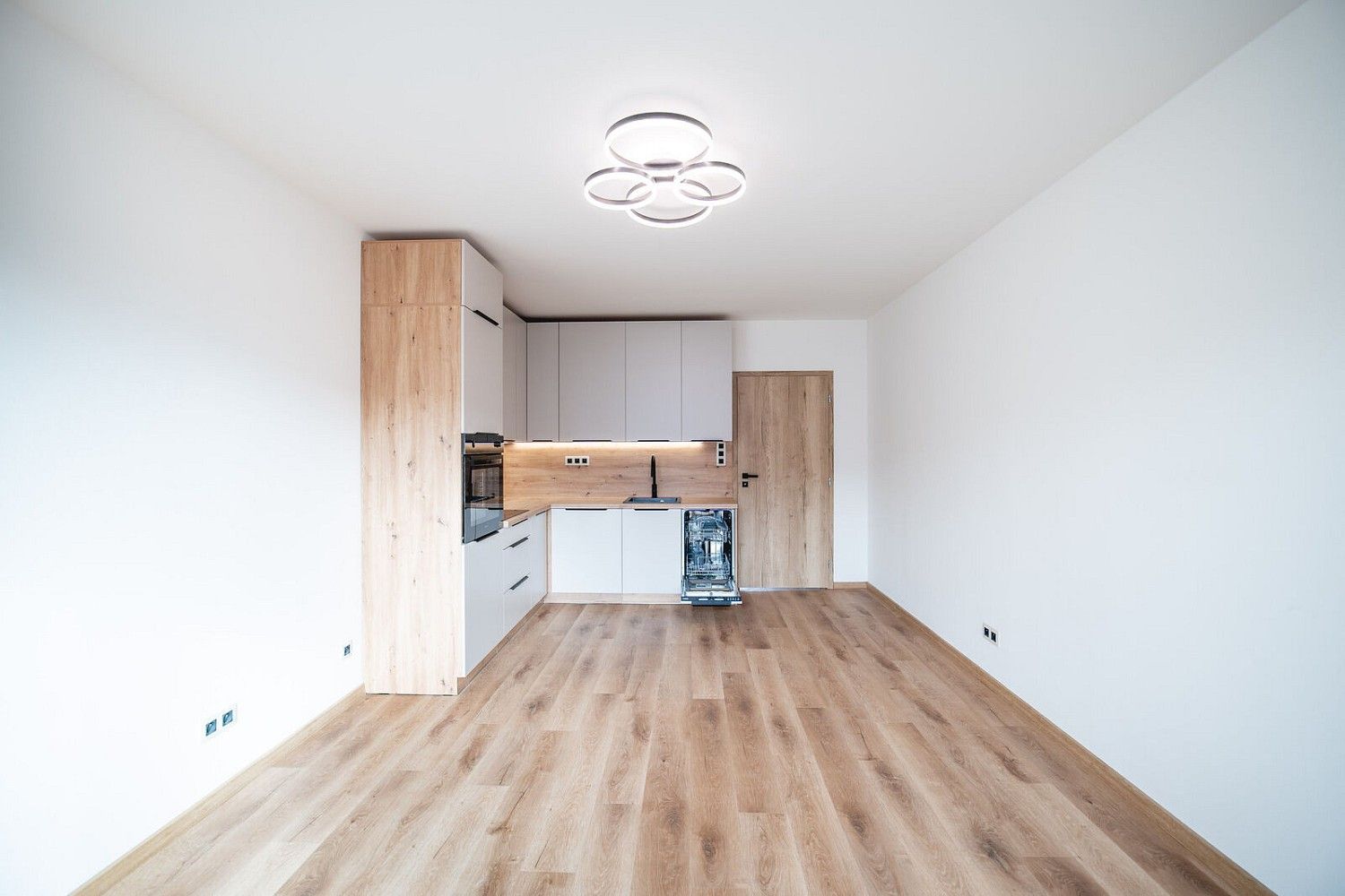 3+kk, Hodonínská, Plzeň - Severní Předměstí, 47 m² - 2