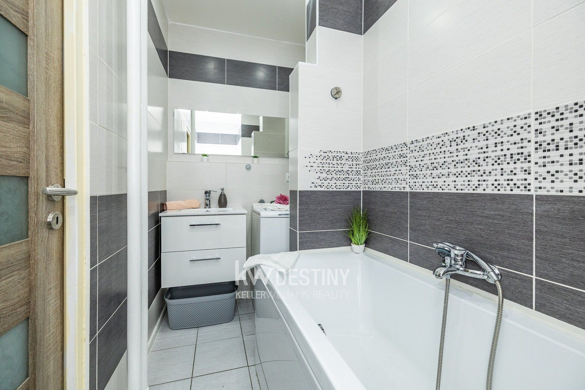 Prodej byt 1+1 - Jaroslava Vrchlického, Most, 36 m²