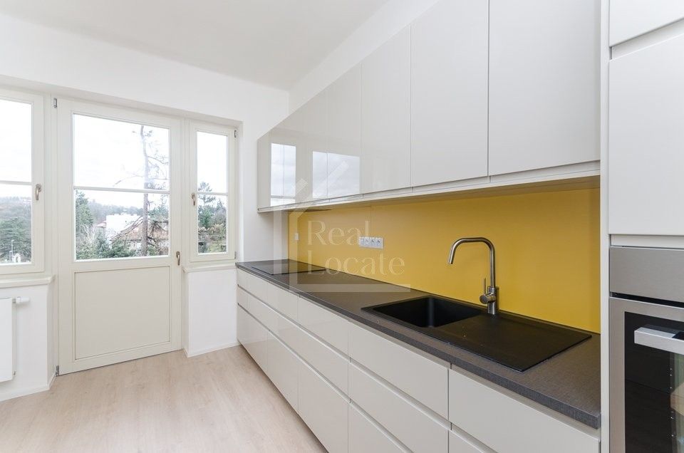 Pronájem byt 2+1 - Na pláni, Praha, 68 m²