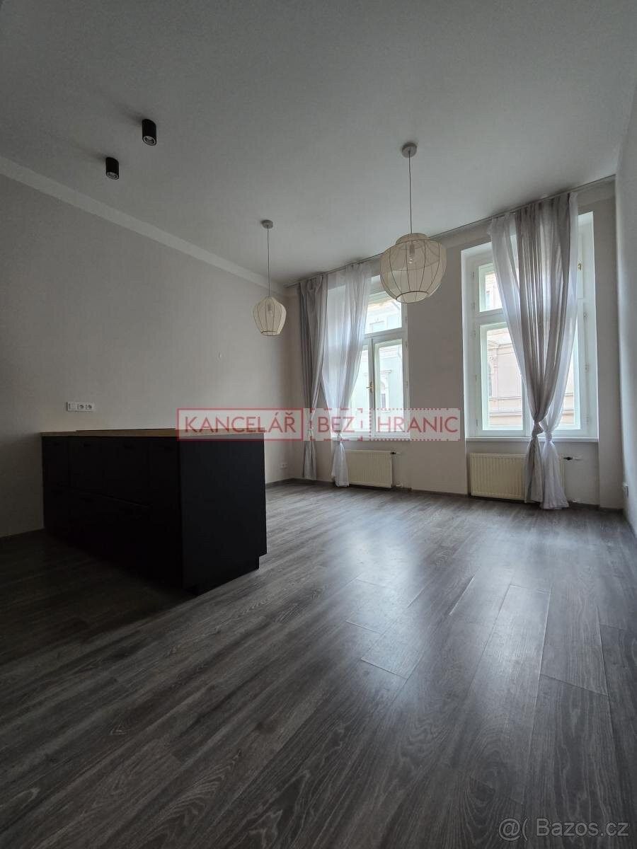 Pronájem byt - Praha, 130 00