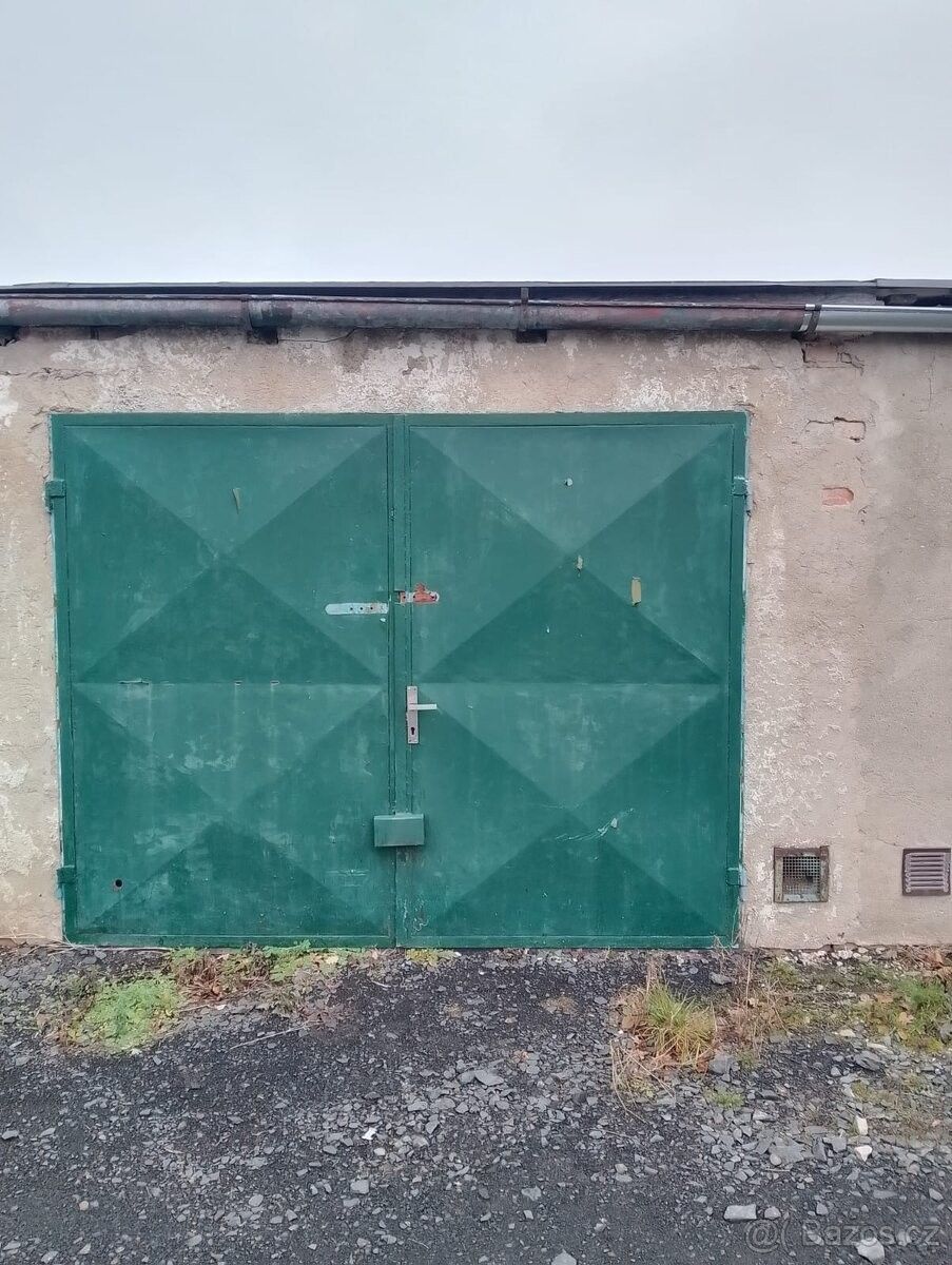 Garáže, Šluknov, 407 77