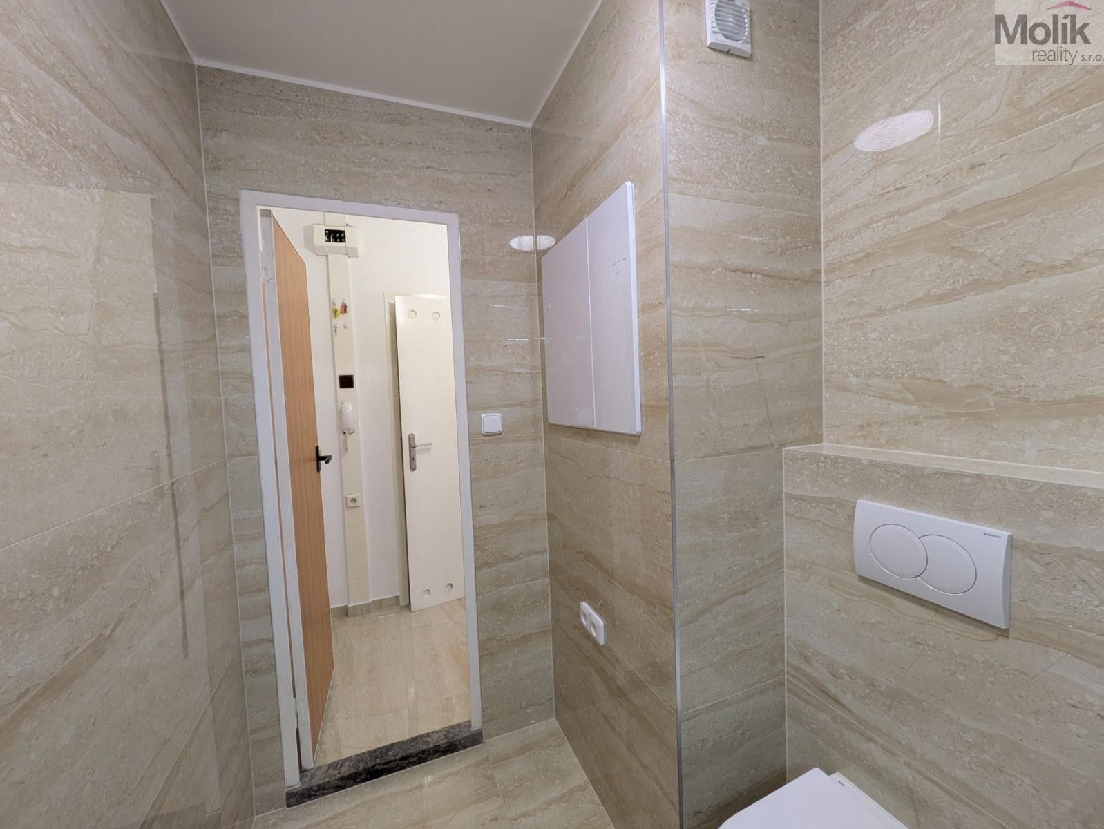 Prodej byt 2+1 - Karla Čapka, Krupka, 61 m² - 5