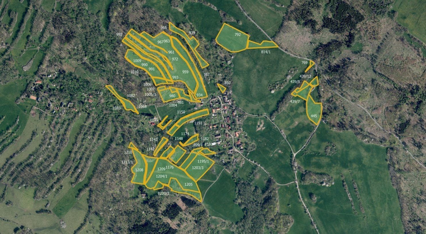 Louky, Brusov, Úštěk