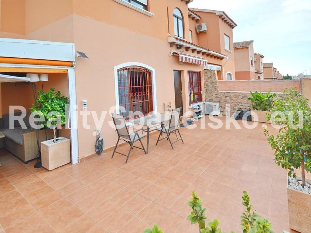 Byty, 987 66, Zahraničí