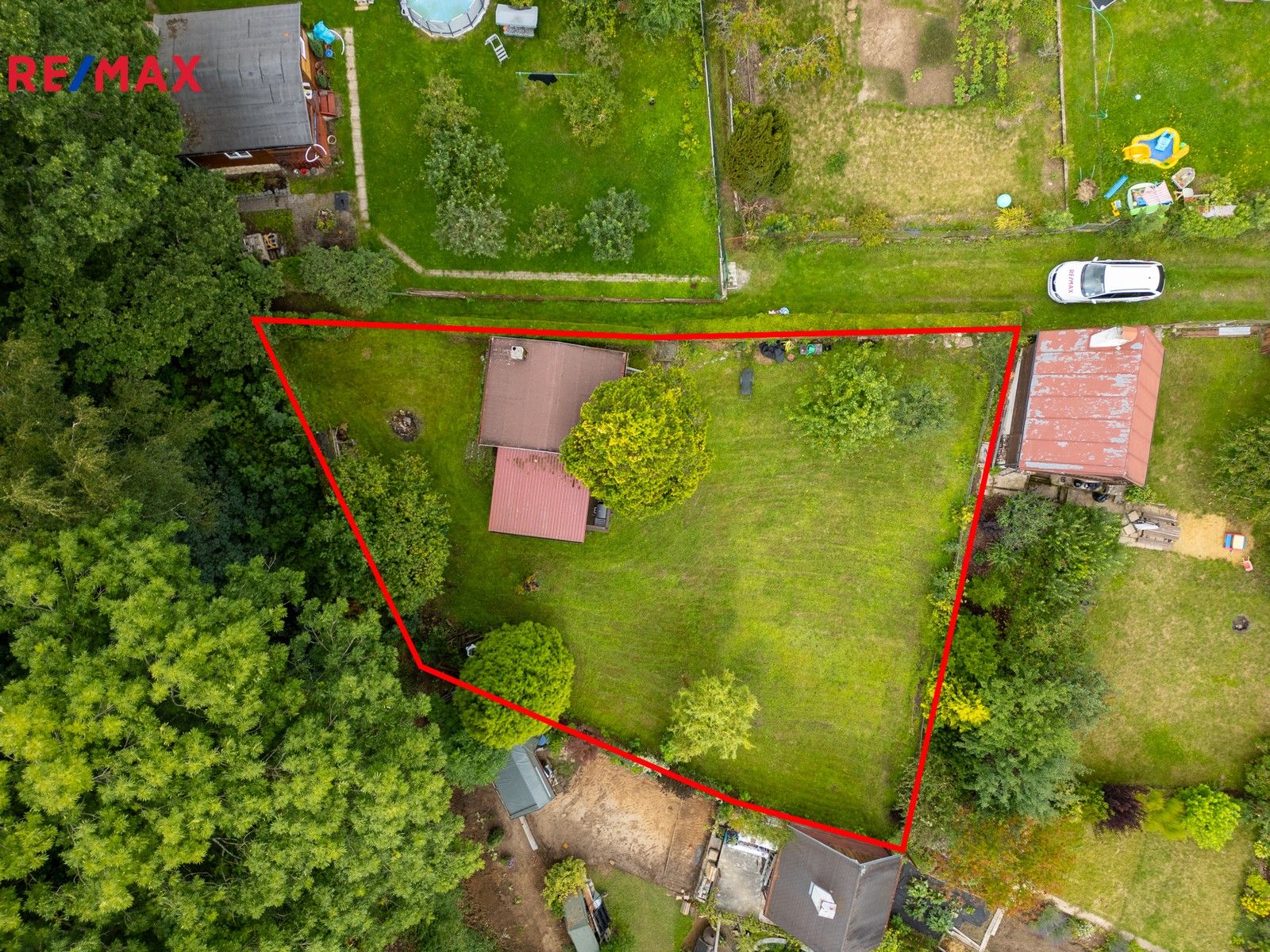 Zahrady, Karlovy Vary, 555 m²