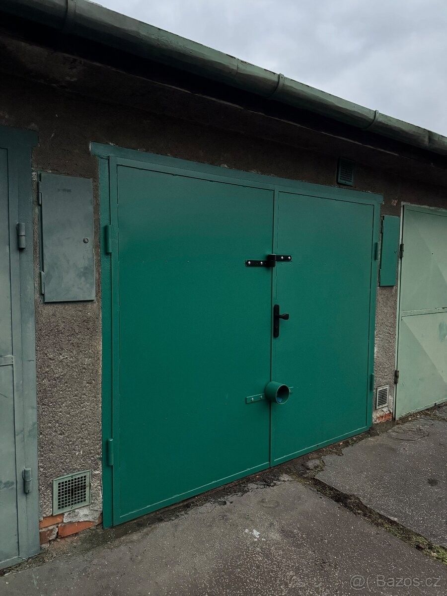 Garáže, Ostrava, 702 00