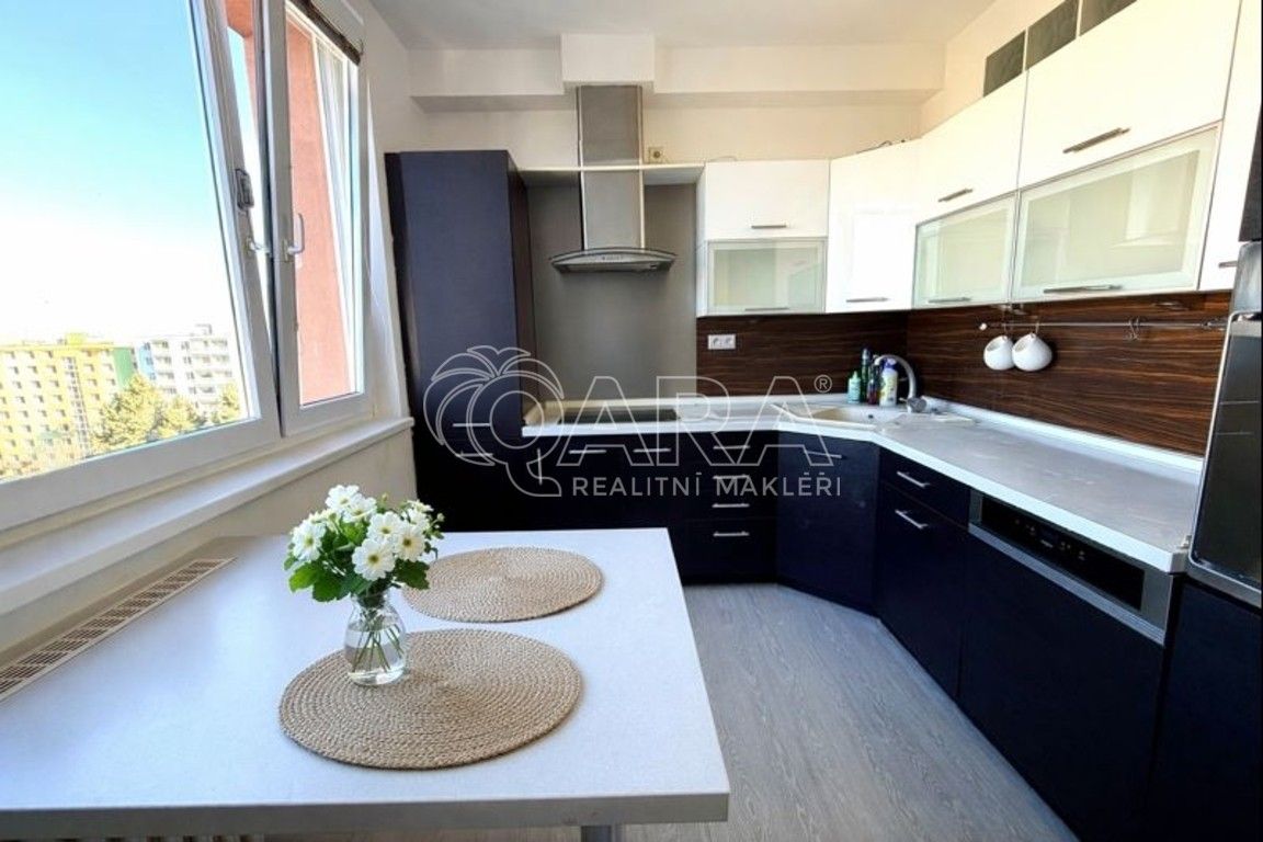 Pronájem byt 3+1 - Bukovecká, Praha, 75 m²