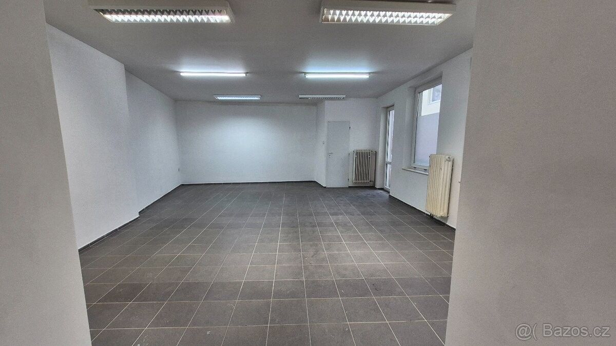 Pronájem obchodní prostory - Jaroměřice nad Rokytnou, 675 51