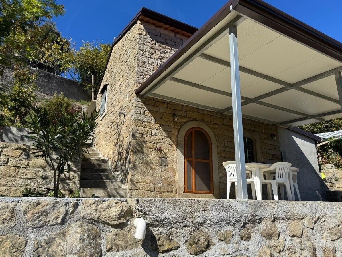 Rodinné domy, 987 66, Zahraničí