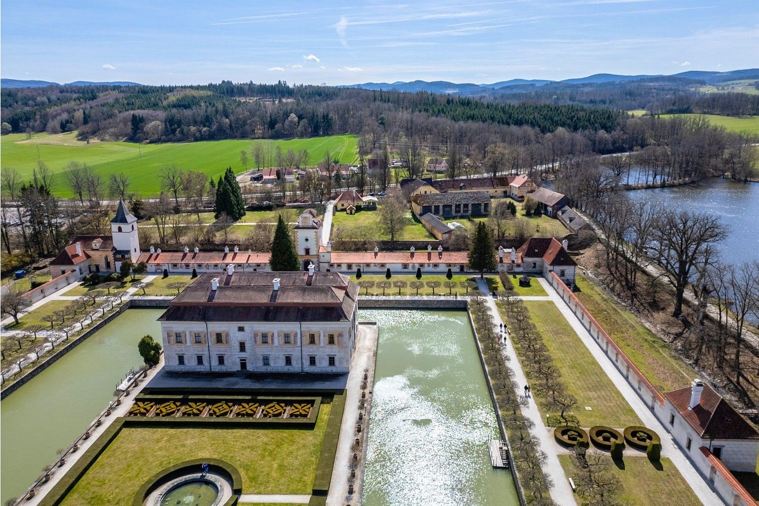 Restaurace · 176 m² · Netolice - Petrův Dvůr, okres Prachatice - 3
