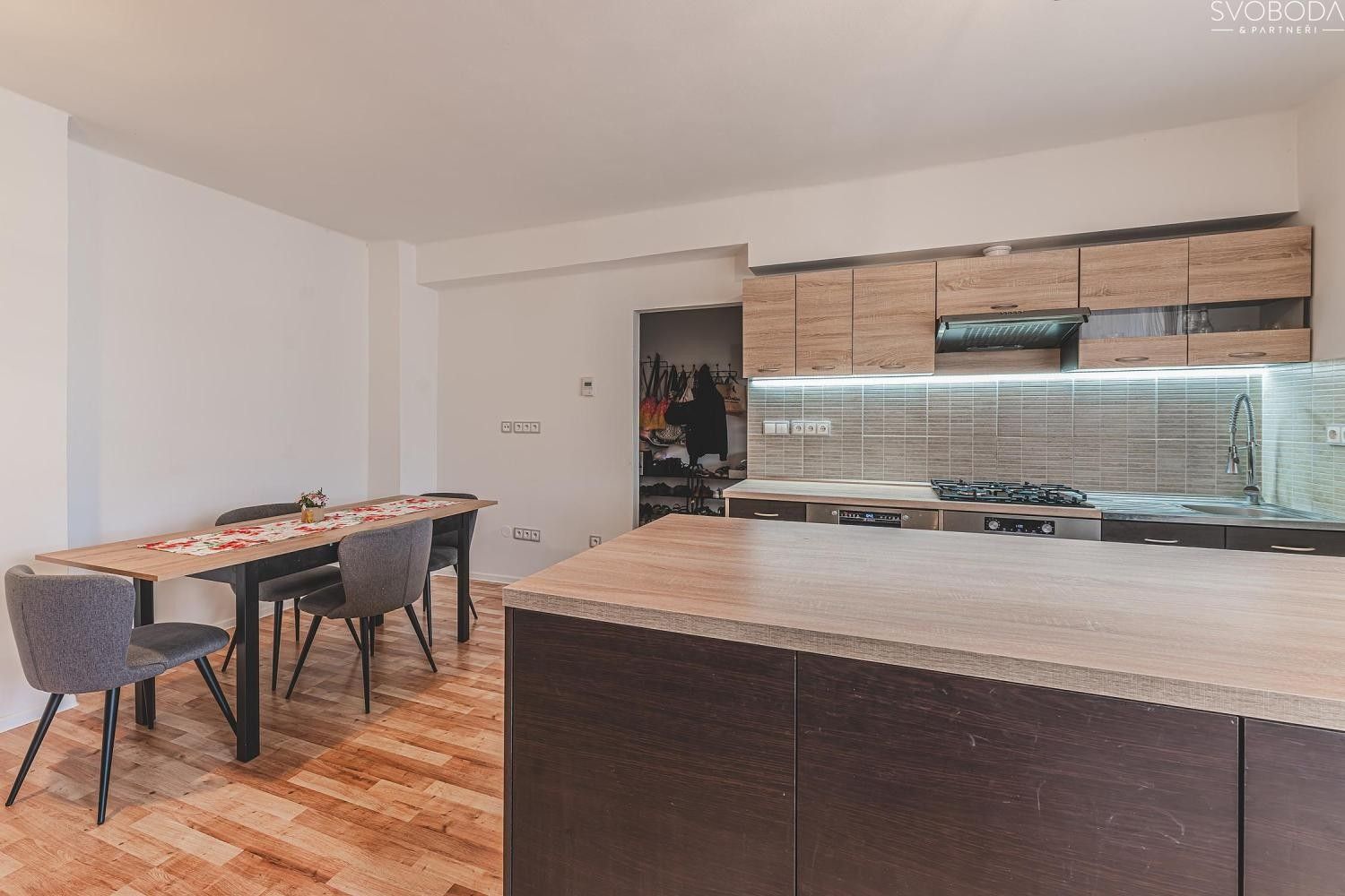 Prodej byt 3+1 - Klumparova, Hradec Králové, 109 m²