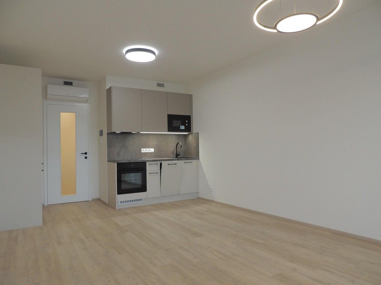Byt 1+kk · 40 m² · Šrámkové, Praha 3 - Žižkov - 3