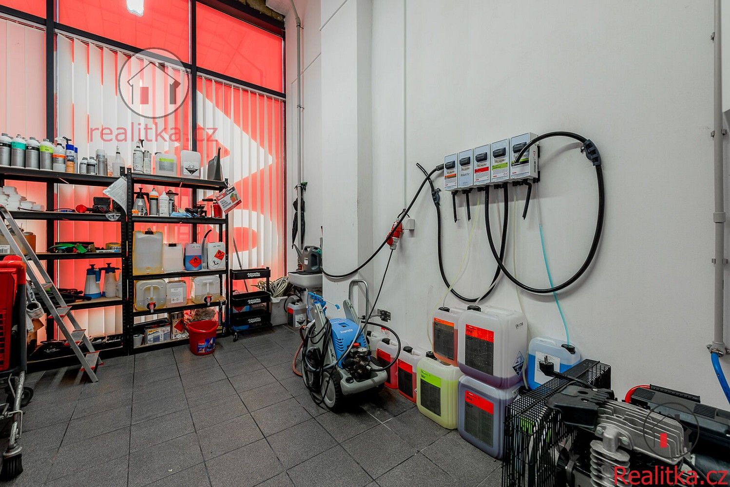 Obchodní prostory · 173 m² · Praha - Háje, okres Praha 11, Hlavní město Praha - 4