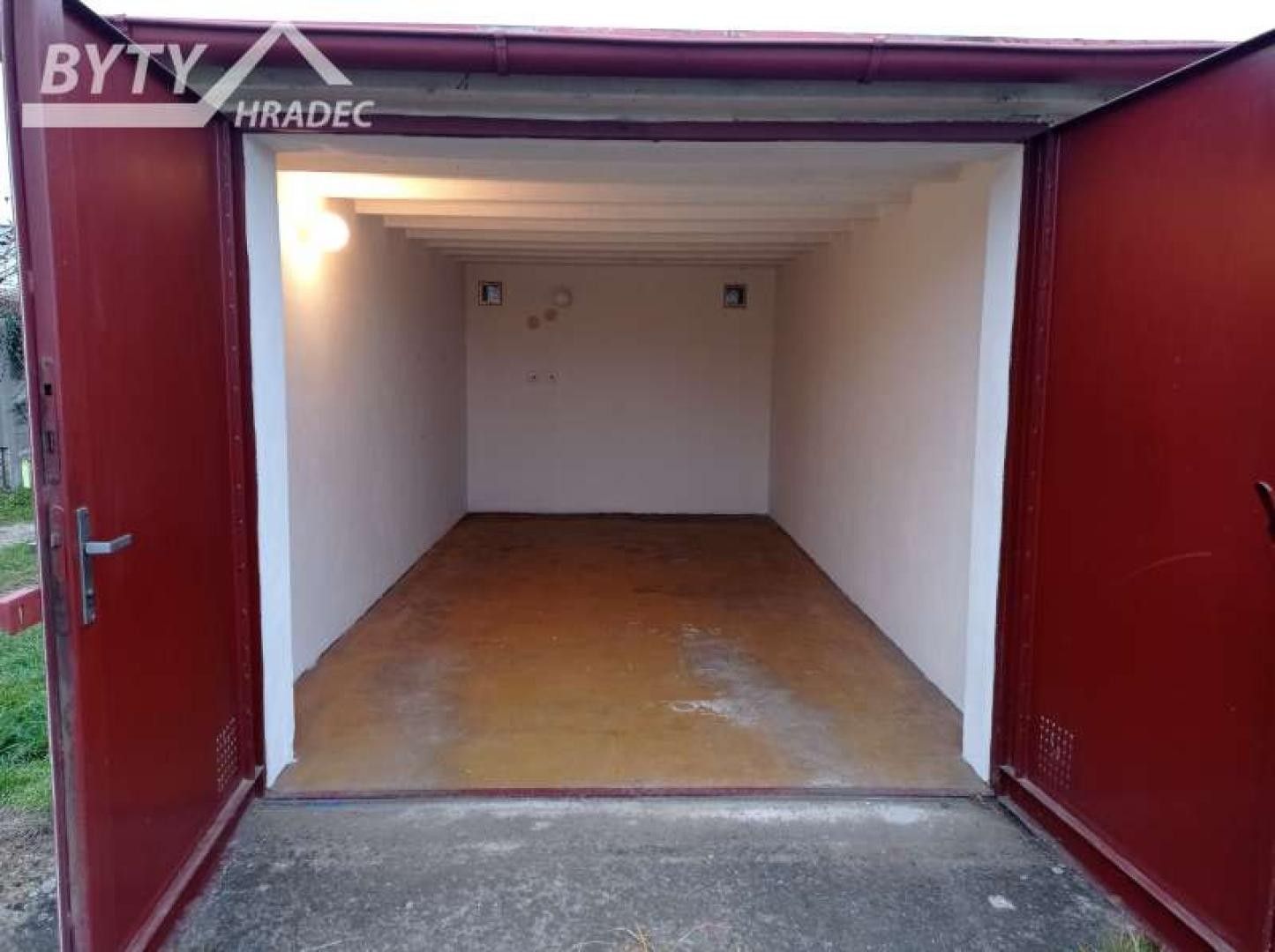 Pronájem garáž - Čajkovského, Hradec Králové, 17 m²