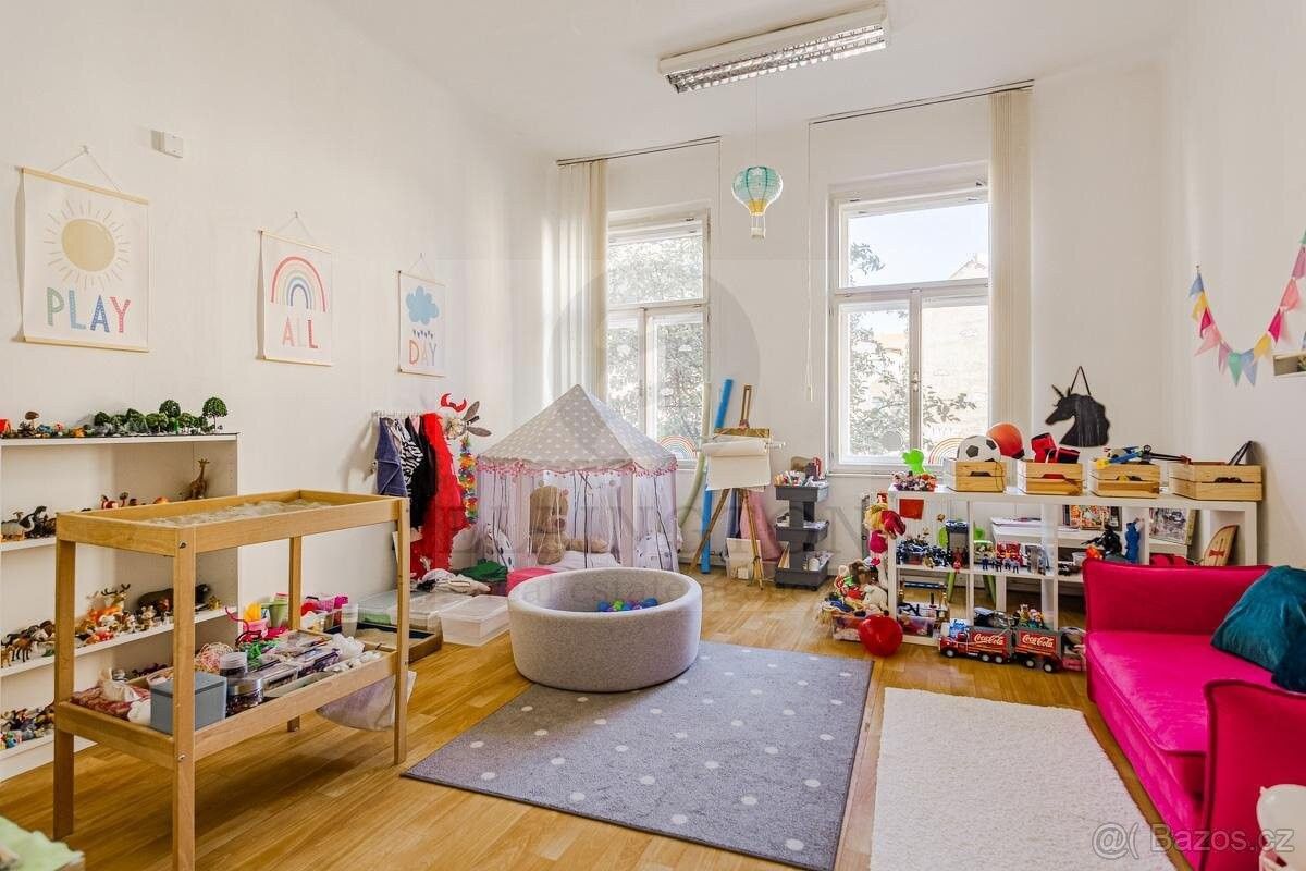 Rodinné domy, Praha, 128 00