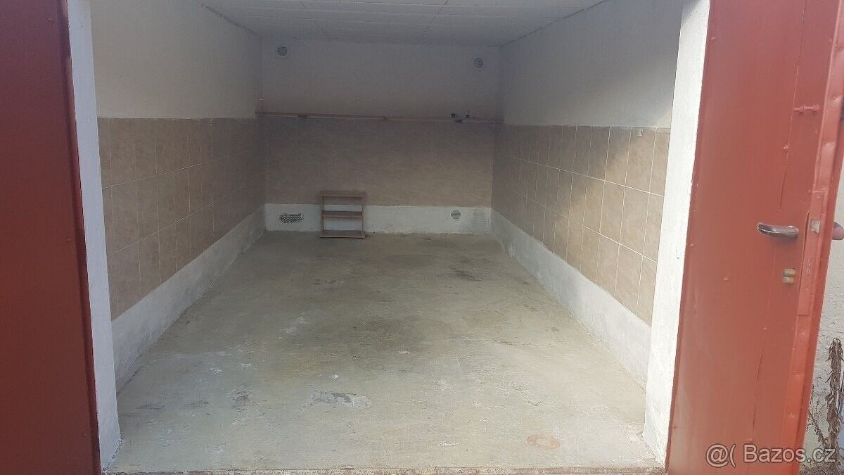 Garáže, Pardubice, 530 12