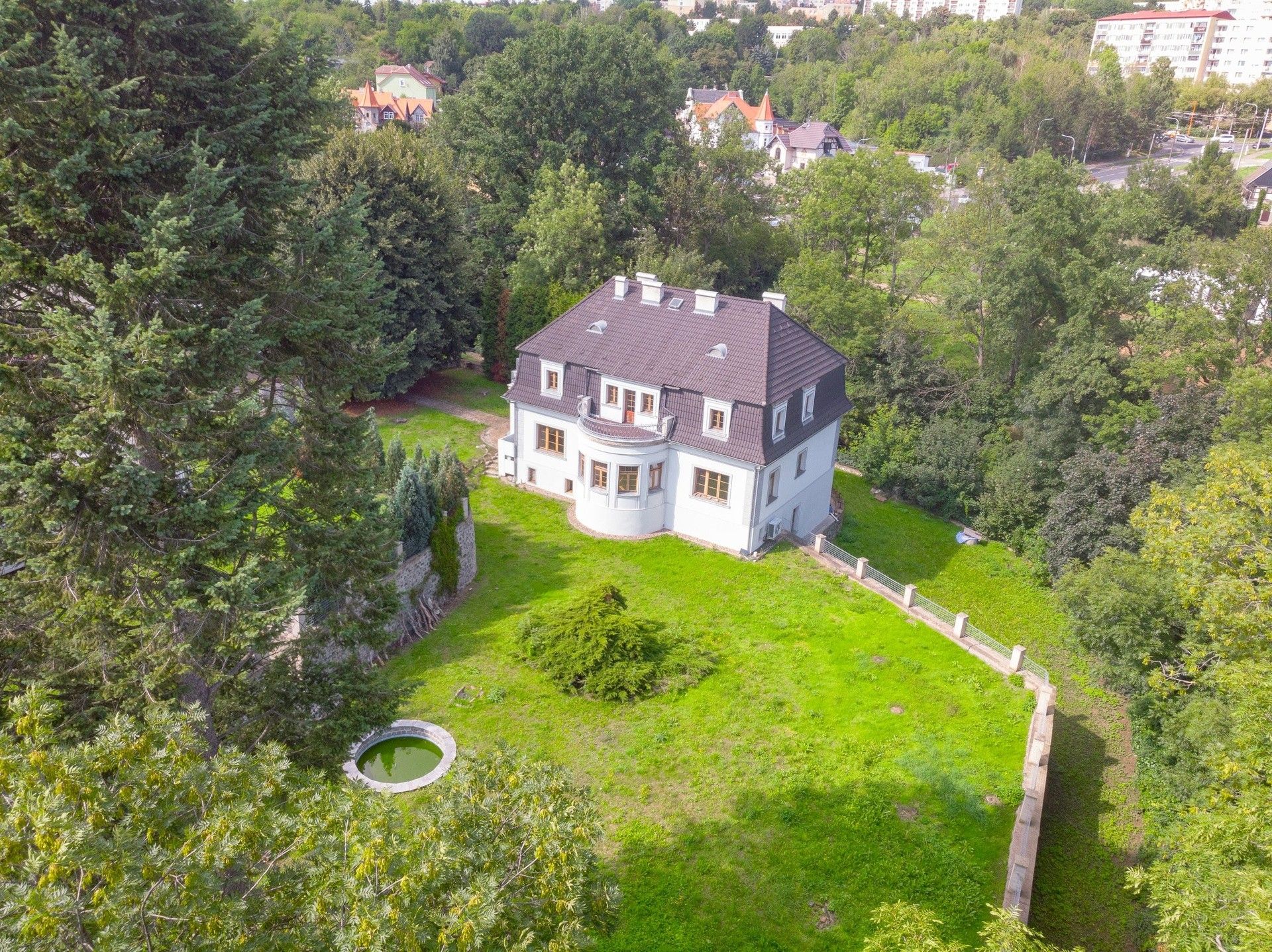 Prodej vila - Elišky Krásnohorské, Ústí nad Labem, 455 m²