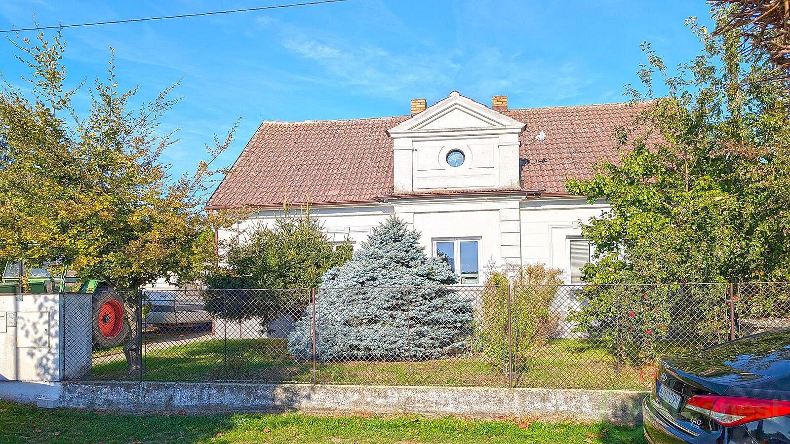 Rodinné domy, Dobřenice, okres Hradec Králové, 216 m² - 1
