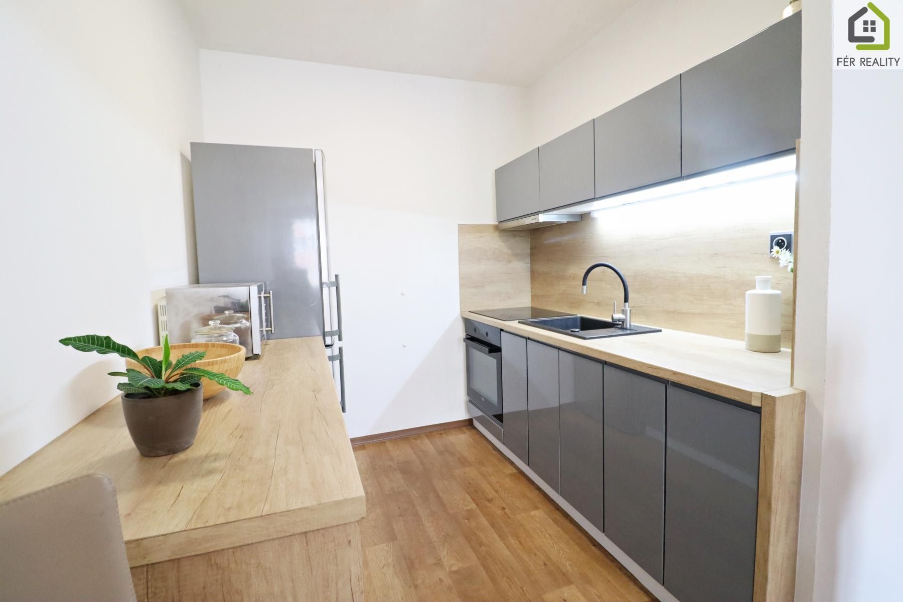 Prodej byt 2+kk - Dlouhá , Lovosice, 44 m² - 1