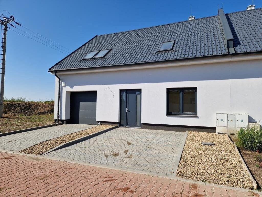 Rodinné domy, Vlasatice, 187 m²